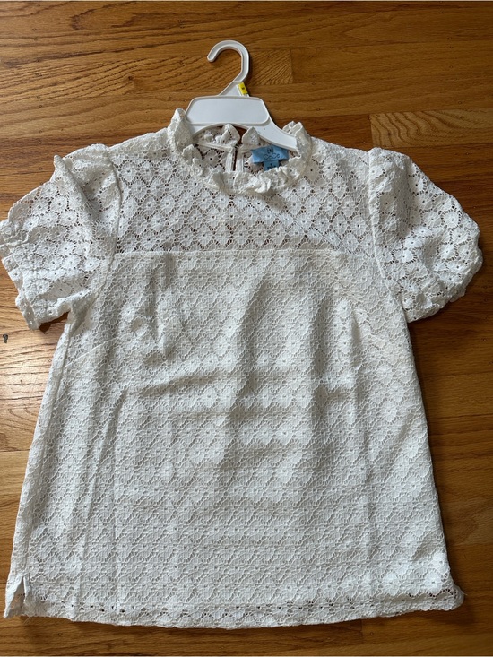 CeCe Tops - Cece Women's Short Puff-Sleeve Lace Mock-Neck Blouse (size - small) never worn